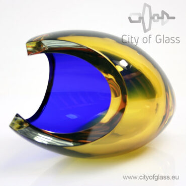 Crystal object by Ozzaro