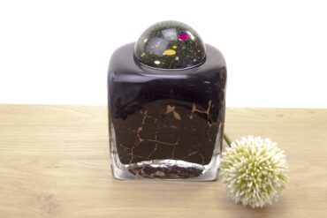Vaas urn Zwart met bladgoud