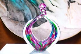 Urn “Eternal” | Rood Blauw Groen | Glazen Urn | Luxe Urnen | Urnen Kopen
