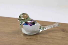Mini Urn Vogel Wit op Kristallen sokkel