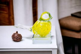 Mini Urn Bird Yellow on crystal base Loranto Glass