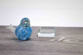 Mini Urn Vogel Blauw op kristallen sokkel Loranto Glas