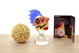 Picasso glass art Figurine ”Colors Wink”