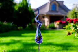 Tuinprikker Swirl Blauw | Luxe Tuinobject | H 43cm | Spiraal tuindecoratie
