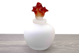 White small urn with transparent rose by Loranto – 18,,5 cm