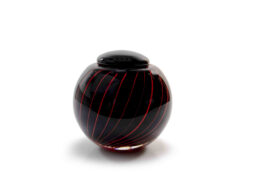 Kristallen urn Black Red van Ozzaro – 14 cm