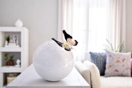 Mini urn White dust | Transparante vlinder | Kristallen urn | Handgemaakt in Europa