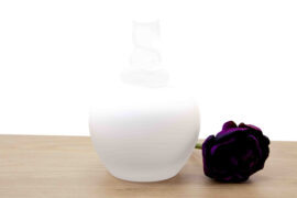 Witte Mini Urn met Kat van Loranto – 18,5 cm